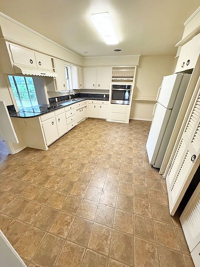 Building Photo - Great 3 Bdrm 1 Bath Home in Sanger Tx