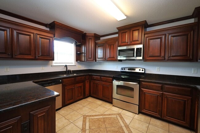 Building Photo - 124 Mill Pond Pl