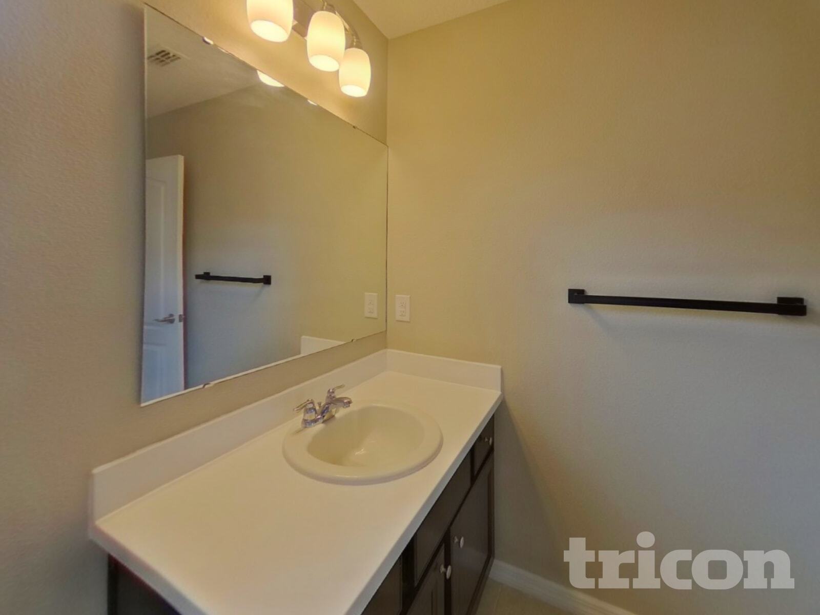 Building Photo - 2076 Bent Grass Ave