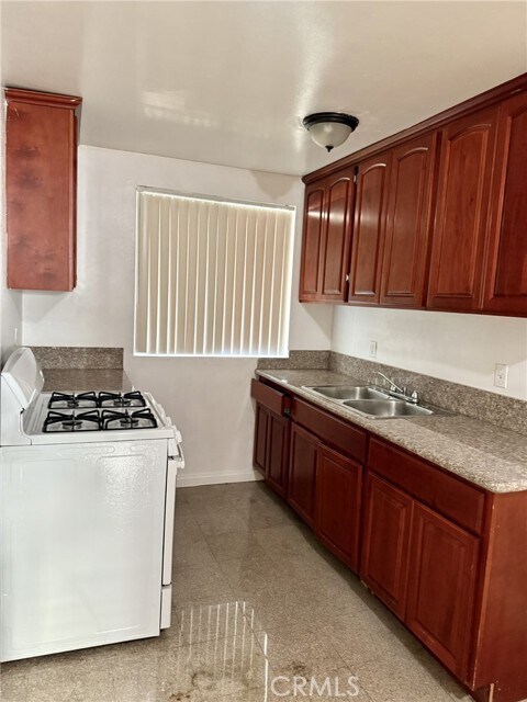 Building Photo - 4830 Canoga St