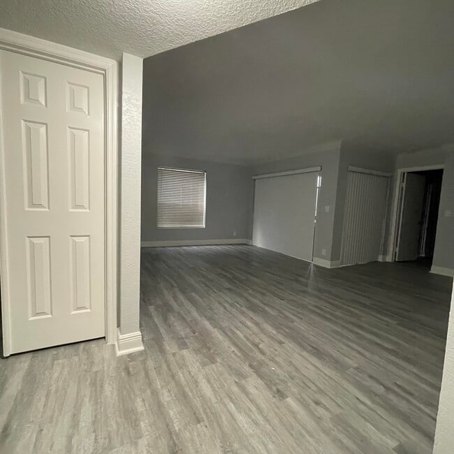 Building Photo - 3427 NW 47th Ave