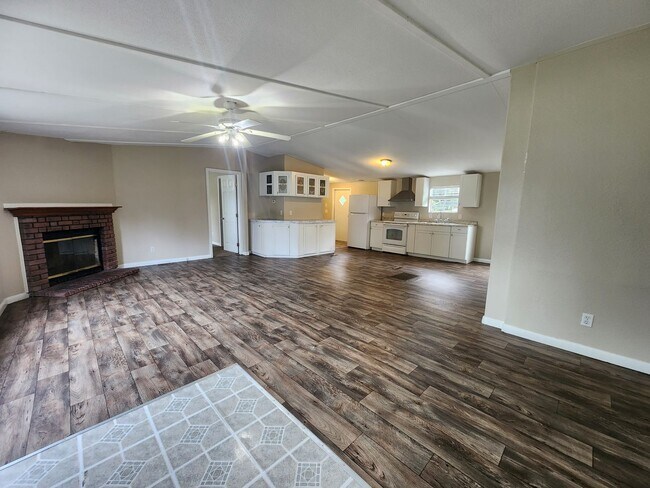 Building Photo - 3 bed, 2 bath w/ Front & Back Decks, 1/4 Acre of land, FENCED backyard