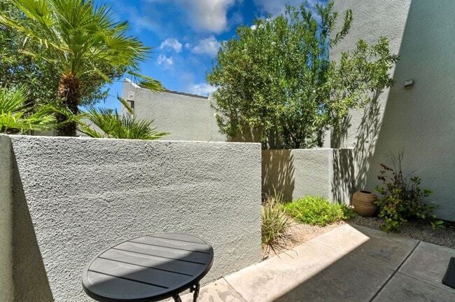 Building Photo - Beautiful 2-Bed, 2-Bath Condo in Gainey Ranch!