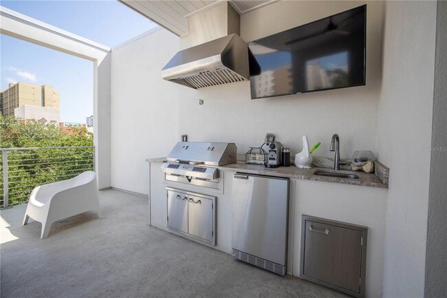 Building Photo - 536 4th Ave S