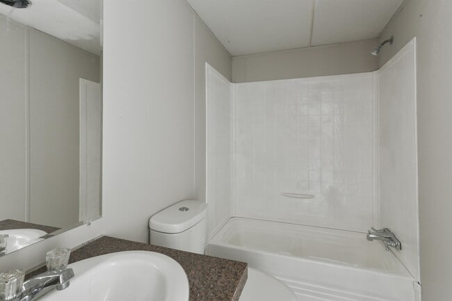 Building Photo - 23481 Redwood Dr