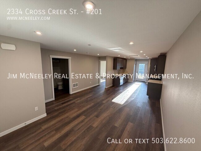 Building Photo - 2334 Cross Creek St
