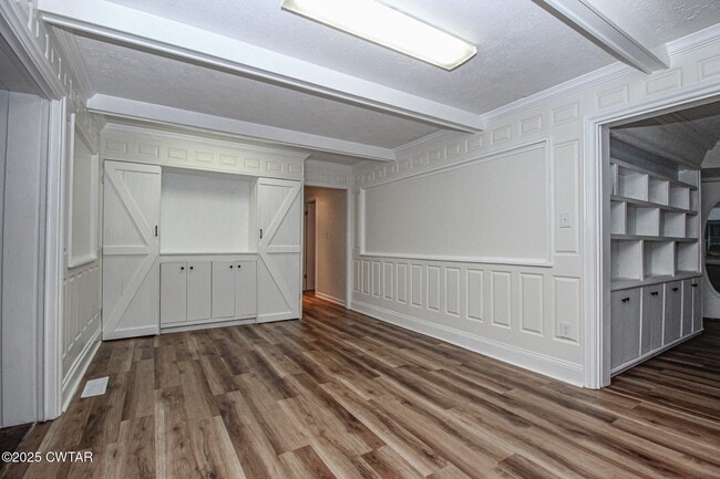 Building Photo - 211 Beth Dr