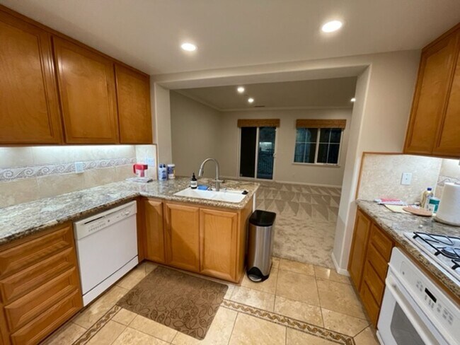 Building Photo - Beautiful single level home in Turtle Ridg...
