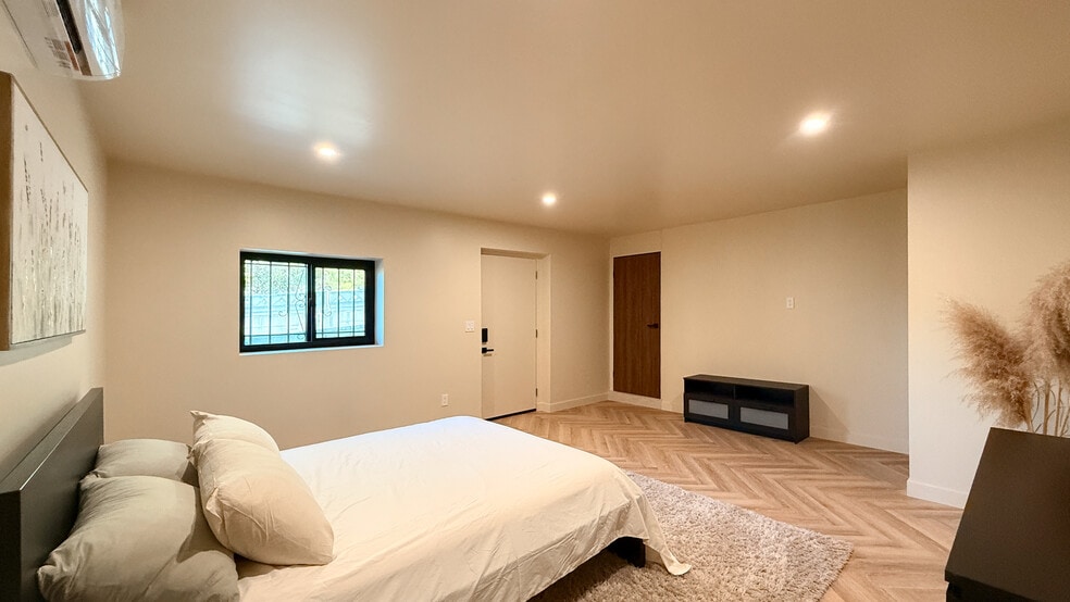 Suite A bedroom - 5323 Monterey Rd