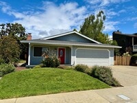 Building Photo - 213 Vía Lantana