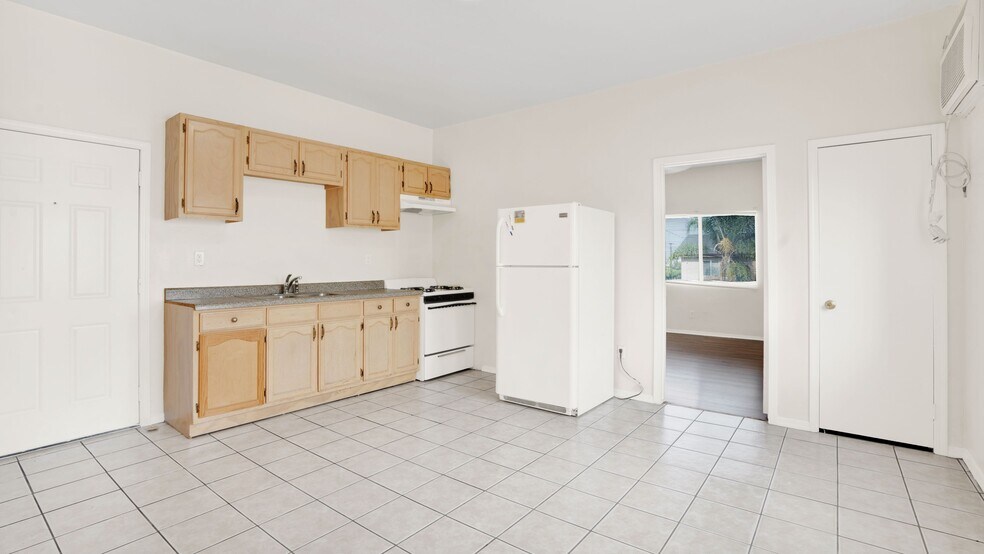 Building Photo - 3110 Walton Ave