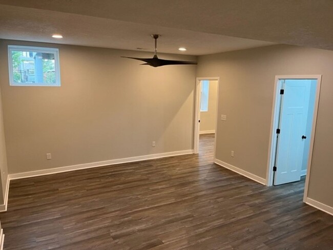 Building Photo - 4 Bed 3.5 Bath Townhome for Rent