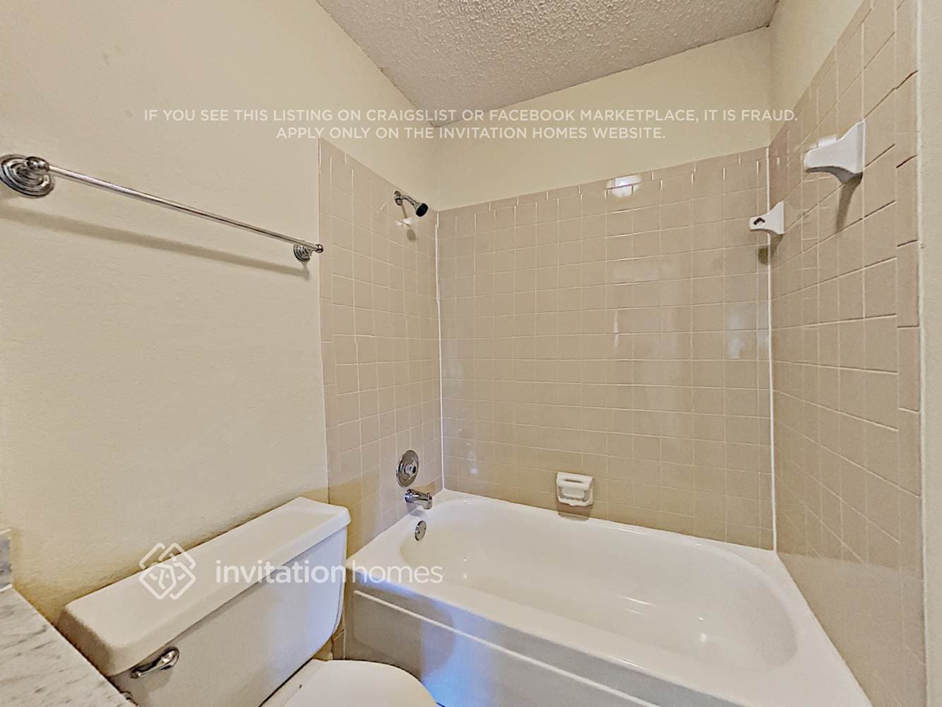 Building Photo - 5005 Colonial Dr