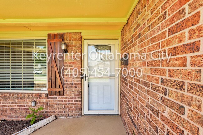 Building Photo - 10912 N Blackwelder Ave