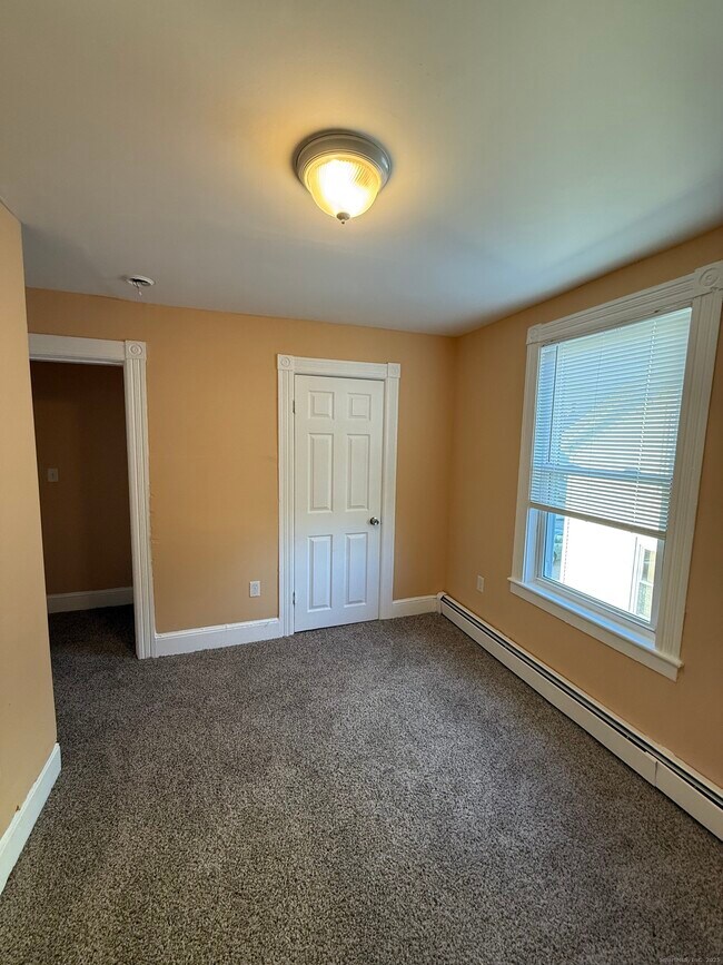 Building Photo - 10 Wilford Ct