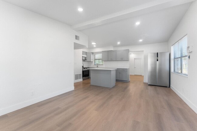 Primary Photo - 5100 3rd Ave S