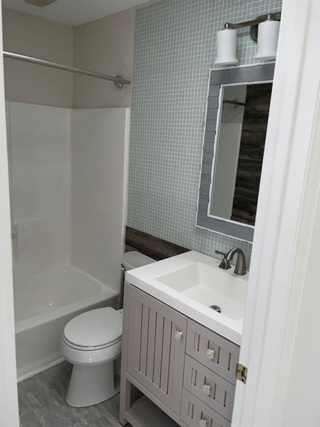 Building Photo - 25 Honey Locust Cir