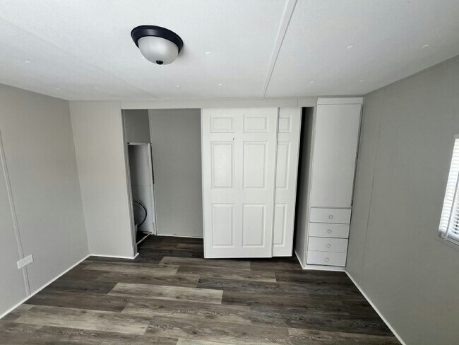 Building Photo - 133 Lakeside Garden Cir