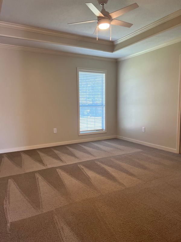 Building Photo - 104 W Pinebrook Dr