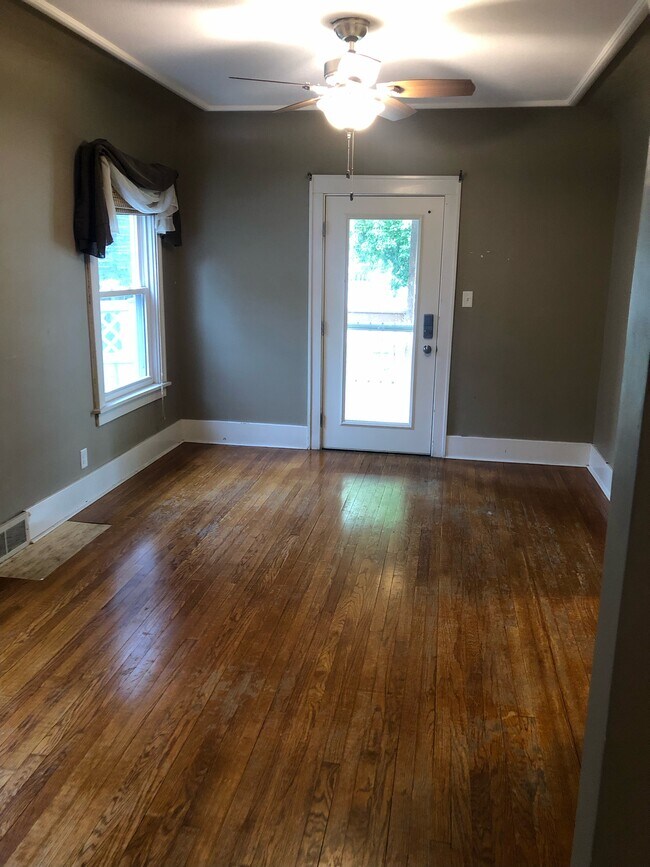 Building Photo - 2929 Davenport Ave