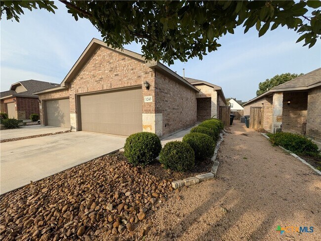 Building Photo - 1243 FM-306 E