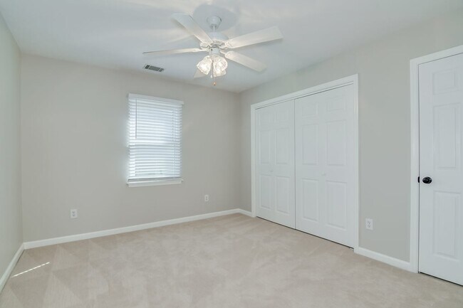 Building Photo - 486 Granite Point