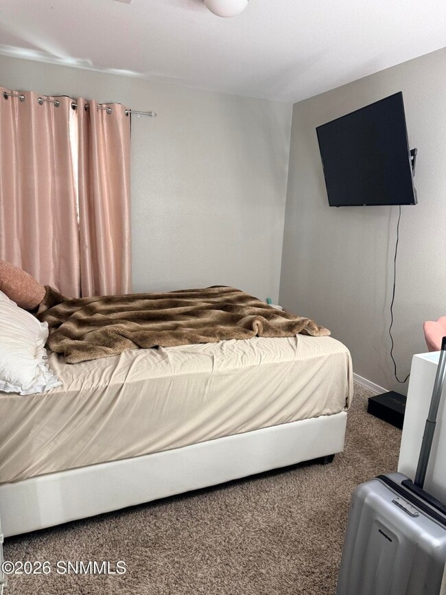 Building Photo - 548 La Entrada Cir