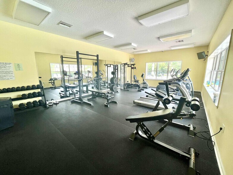 Fitness center - 2780 Golden Lake Loop