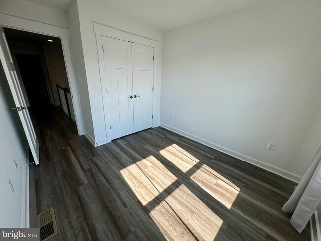 Building Photo - 417 Gillespie Dr