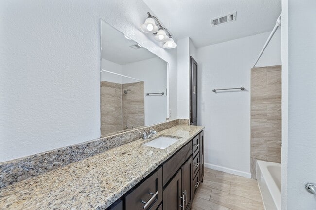 Building Photo - 2726 Blanton St