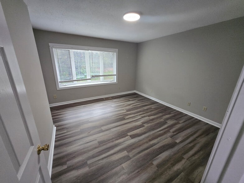 Building Photo - 118 Asbury Way