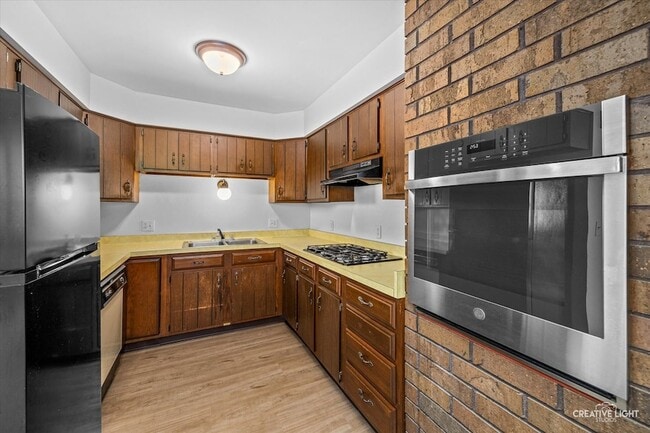 Building Photo - 8N486 Thomas Rd
