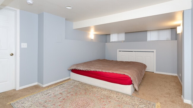 Building Photo - 2575 Waukegan Ave