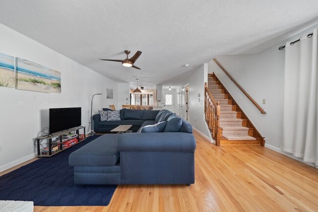 Building Photo - 21 Vlg W Dr