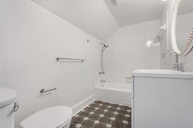 Building Photo - 1216 Sophia St