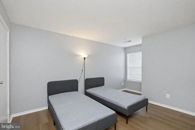 Building Photo - 18537 Boysenberry Dr