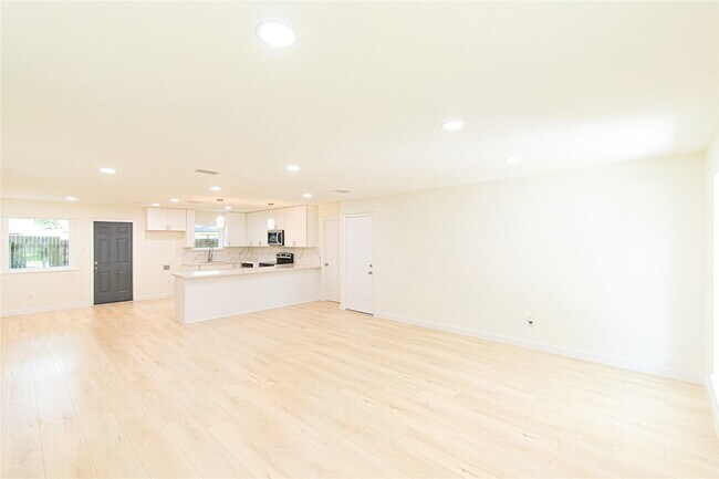 Building Photo - 13619 Elm Ct
