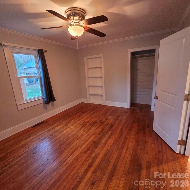 Building Photo - 383 Water St