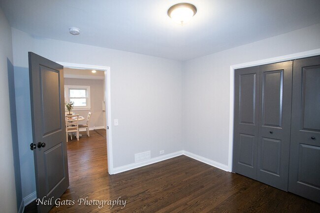 Building Photo - 690 Highland Pl
