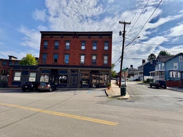 Primary Photo - 20 E Main St