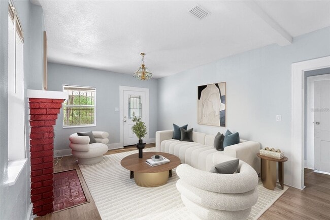 Building Photo - ARMATURE WORKS HOME FOR RENT!!