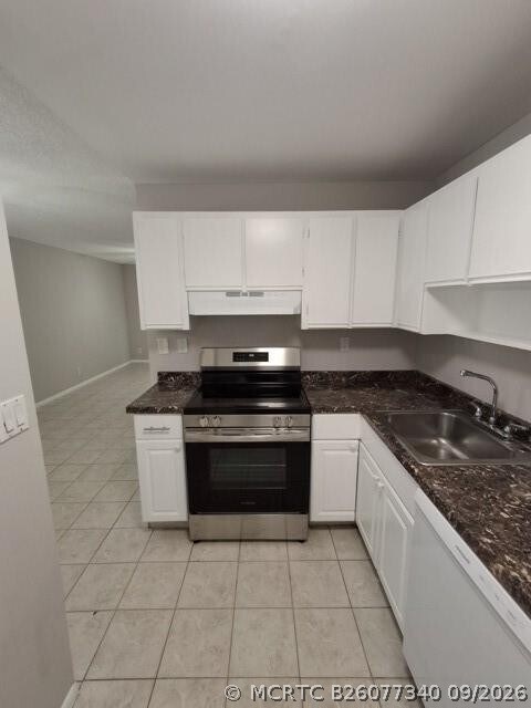 Building Photo - 701 Gardens Dr