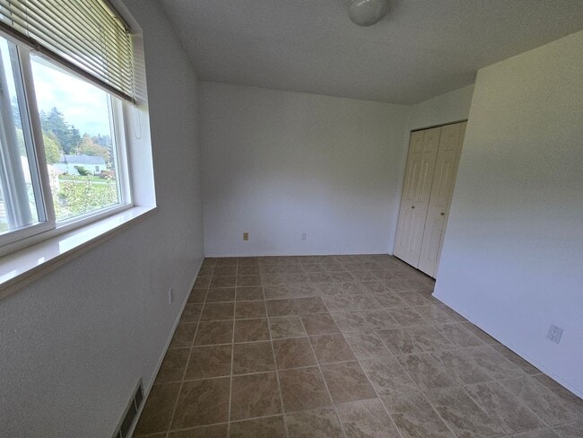 Building Photo - Condo in Blaine for Rent