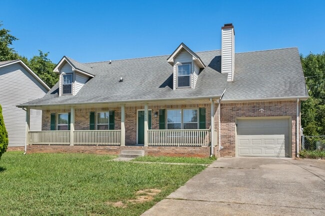 Primary Photo - Newly Renovated 4 Bedroom 2 Bathroom