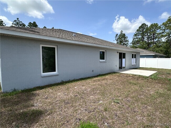 Building Photo - 1411 W Cary Dr