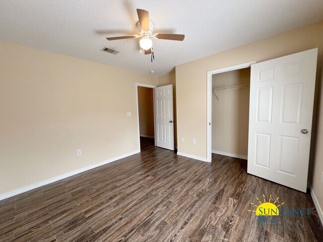 Building Photo - 5434 E Brook Dr