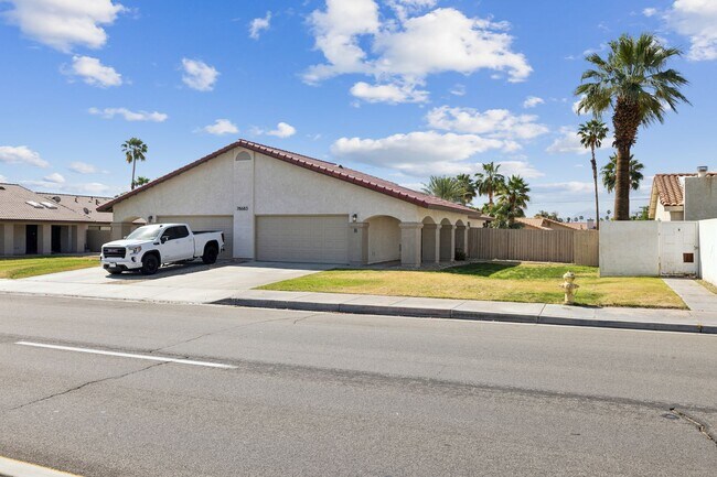 Building Photo - 78683 Ave 42