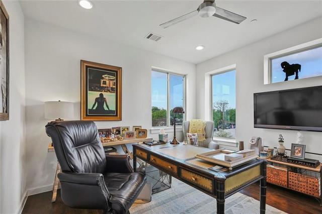 Building Photo - 1911 Summit Ave