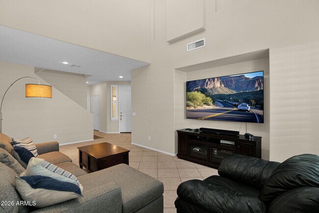 Building Photo - 1024 E Frye Rd