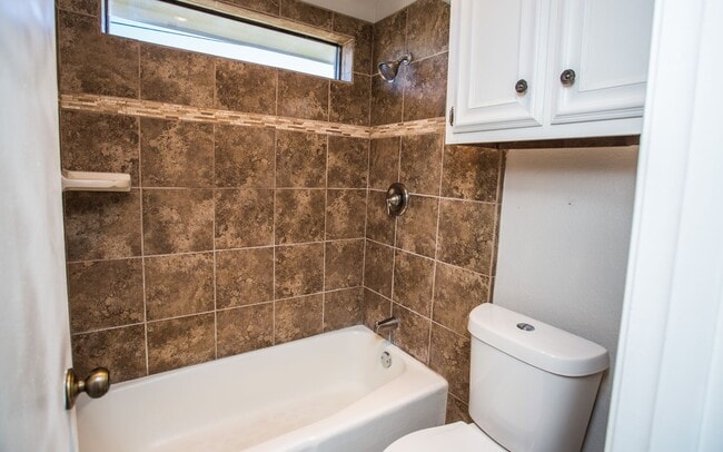 Building Photo - Available July 1st: Spacious 3 Bed, 2 Bath Ready for You!